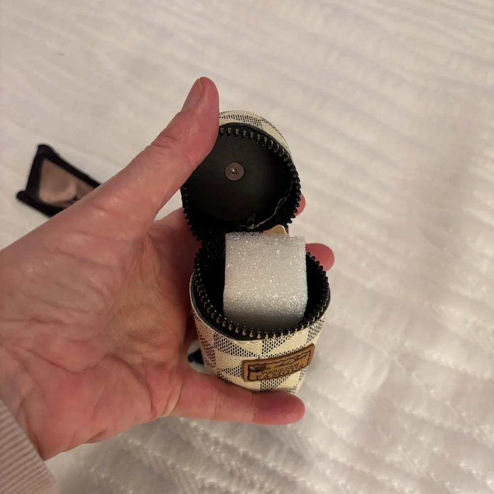 Vogue New Famous Elegant Embellished Cosmetic Case w/Keychain Purse Adornment